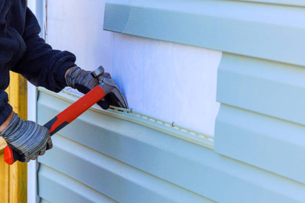 Reliable Emergency Siding Repair contractor in Richmond, IL by Squared Siding